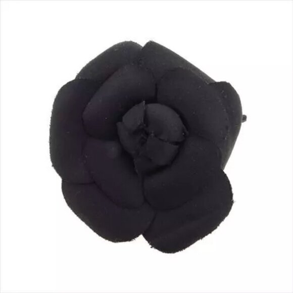Chanel corsage brooch Camellia Black Woman Authentic Used Q485 - Picture 1 of 7